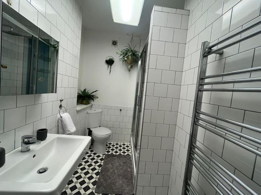 לונדון Modern Studio In Barbican Ec1 - Blue - F4 מראה חיצוני תמונה